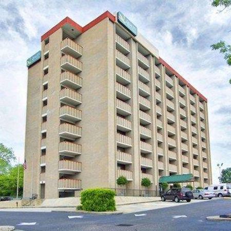 Quality Inn & Suites Fayetteville Exterior foto