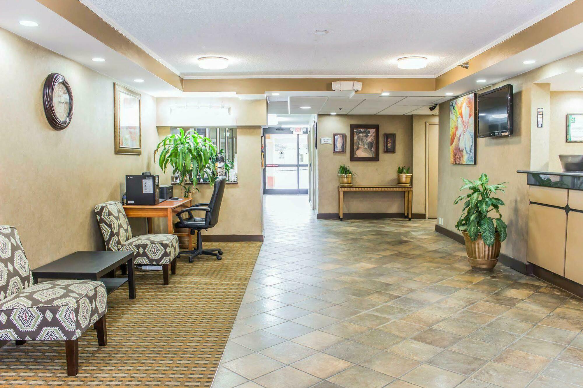 Quality Inn & Suites Fayetteville Exterior foto