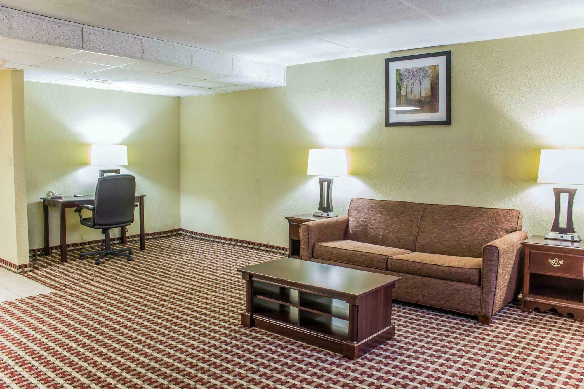 Quality Inn & Suites Fayetteville Exterior foto